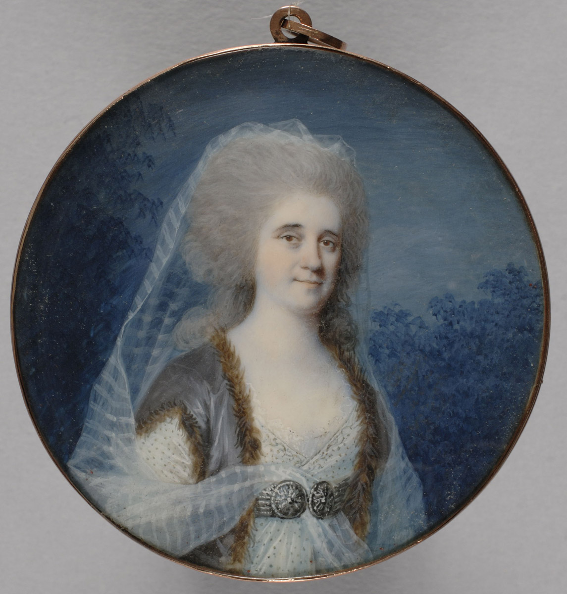 Femme en costume oriental, dans un paysage_0